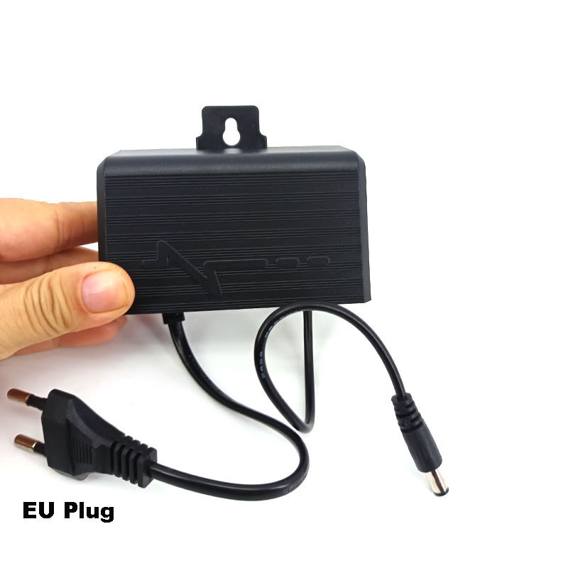 防水AC 100V 240V から DC 12V 2A 20 - Outdoor Power Port のレビューと価格